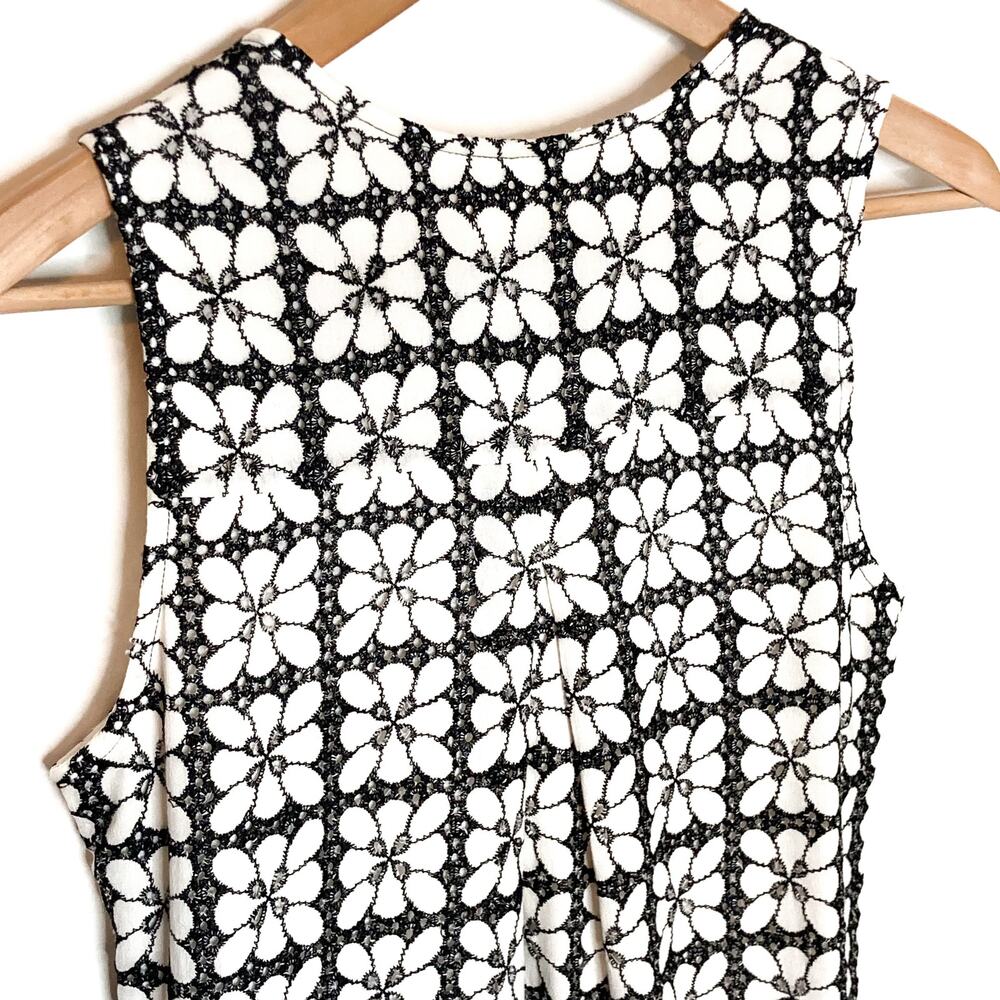 Anthropologie Maeve Daisy Print Sleeveless Blouse Size 2 Black White V Neck - Picture 5 of 10